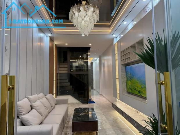 BÁN NHÀ :TÂY SƠN -ĐỐNG ĐA.              + DT:51M2 X 6T X 3.4M.MT. - 4