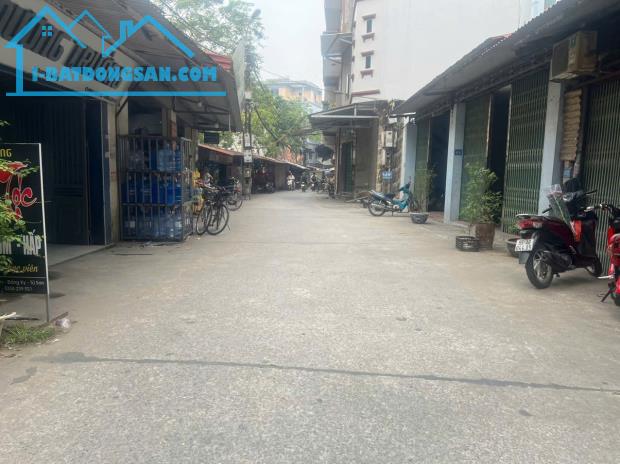 Đông Anh. VÂN HÀ  lô góc diện tích 82 m. Giá 4x nhỏ tý tẹo 
Mặt tiền hơn 5 m đất vuông