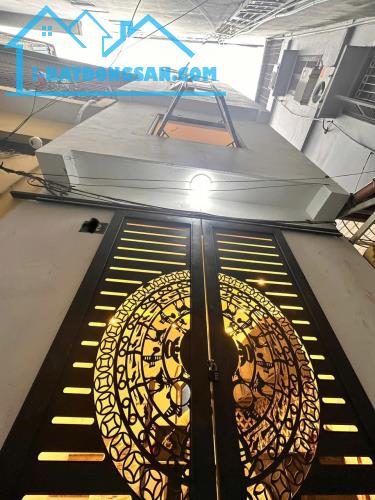 Bán Nhà Đội Cấn 13M x 5T Giá 3,45 Tỷ. 30M ra ô tô tránh - full nội thất