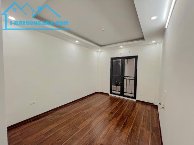 Bán nhà đường  Hoàng Mai - Đền Lừ, 34m, 5 tầng. Giá: 7.6 tỷ - 2