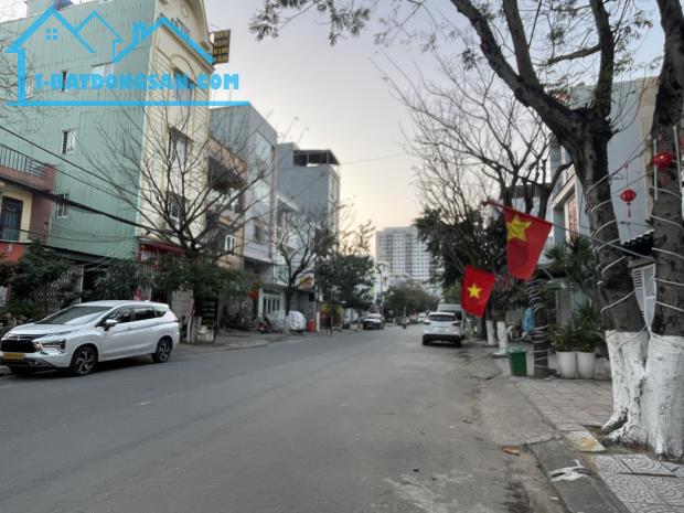 Nhà gần Đinh Công Trứ, ô tô vô nhà, gần mặt tiền, gần biển 110m2 chỉ nhỉnh 3 tỷ
