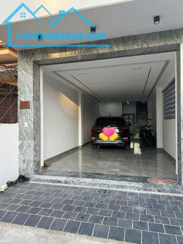 Bán nhà Nguyễn Văn Cừ lô góc ô tô vào 7 tầng thang máy giá 15 tỷ 8. - 5
