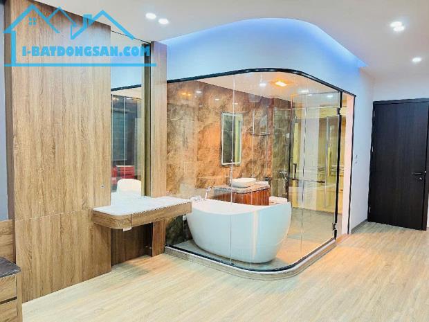 Bán nhà Nguyễn Văn Cừ lô góc ô tô vào 7 tầng thang máy giá 15 tỷ 8. - 3