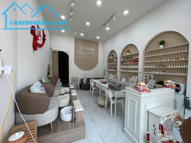 Gò Vấp ! Sang SaLon Nail – SPA decor Hiện đại & xinh xắn nằm ngay khu dân trí cao