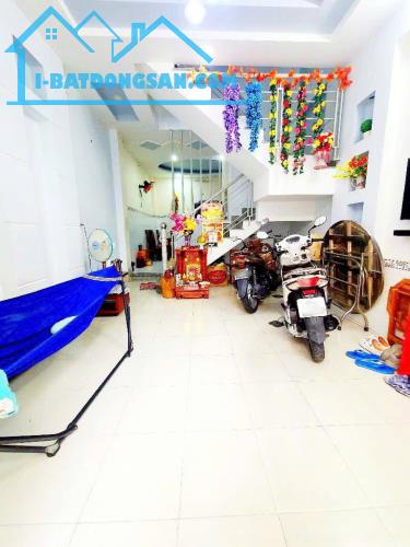👉4 TỶ XÍU - CẠNH NGUYỄN SƠN, VĂN CAO - 40M2, 4 TẦNG - HẺM 5M XE HƠI THÔNG TỨ TUNG - 3