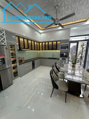 Bán nhà siêu hót cầu Phú Xuân, Huỳnh Tấn Phát