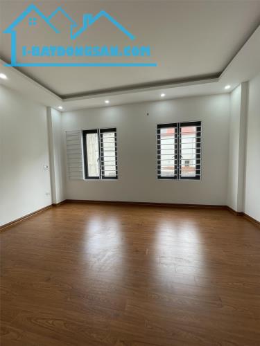 Bán nhà 3P 4WC ngõ 10 Võng Thị 35m2 4T MT 3.5m nhỉnh 5tỷ Tây Hồ - 1