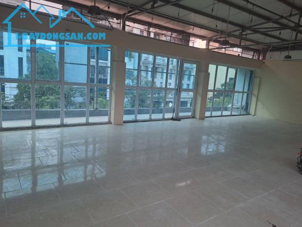 cho thuê nhà KD Spa, Thẩm mỹ Mặt Phố Lạc Long Quân, Tây Hồ 4 tầng x 90m2, mặt tiền 14m - 2