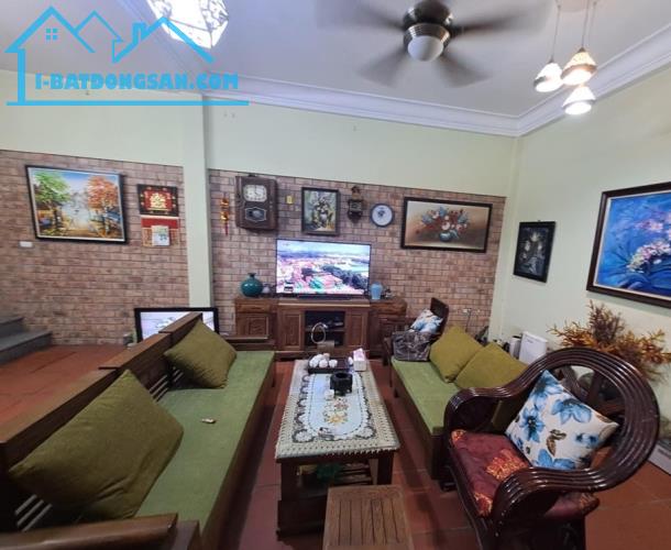 Bán nhà NGỌC LÂM 7 tỉ Ô TÔ đỗ cửa, sân đậu xe, gần ngã tư HỒNG TIẾN - 3
