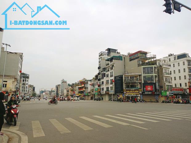 Bán nhà NGỌC LÂM 7 tỉ Ô TÔ đỗ cửa, sân đậu xe, gần ngã tư HỒNG TIẾN - 2