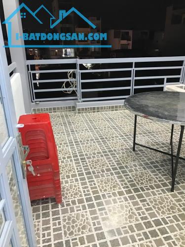 Chuyển công tác, bán gấp nhà mới 4 tầng BTCT Trường Chinh Tân Bình, khu VIP, chỉ 3.x tỷ. B