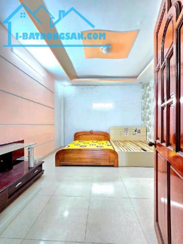Liền kề Q7 Nhà đẹp 4 tầng nội thất xịn 4.2x14m 39 Dương Cát Lợi Thị Trấn Nhà Bè chỉ 5.25tỷ - 2