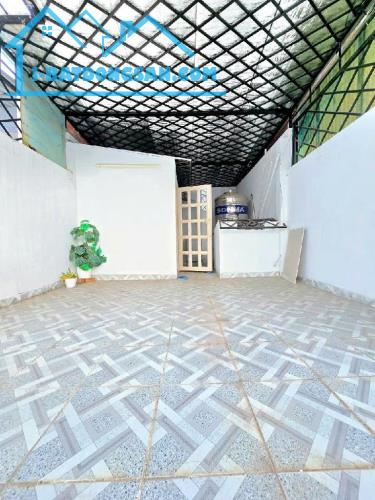 Liền kề Q7 Nhà đẹp 4 tầng nội thất xịn 4.2x14m 39 Dương Cát Lợi Thị Trấn Nhà Bè chỉ 5.25tỷ - 5