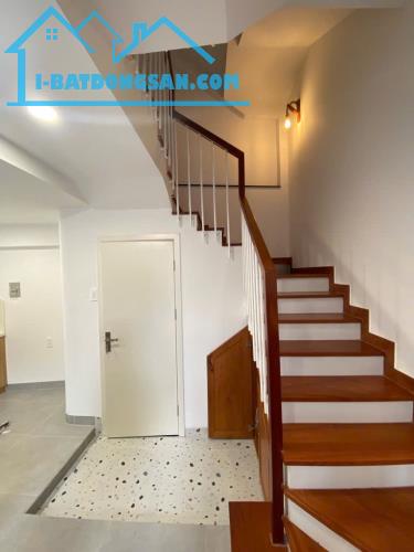 Giảm giá chỉ còn 7,5 tỷ nhà Bùi Đình Túy P12 Bình Thạnh 3 tầng 44 m2 - 2