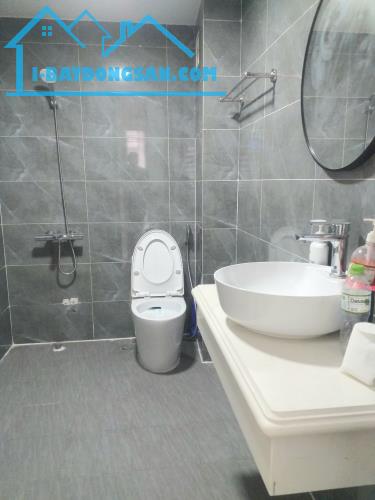 BÁN NHÀ, PHÂN LÔ BÙI HUY ÍCH, CẠNH TT HÀNH CHÍNH HM, 30M2, 5 TẦNG, MT 4,2M, GIÁ 6,95 TỶ (T