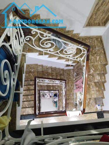 Bom Tấn mặt tiền hẻm liên khu 4-5 gần chợ Bình Thành 171m2,4Tầng Nhỉnh 12 tỷ