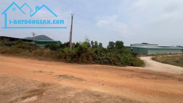 Đất lô 2 Nguyễn Minh Châu góc 2 mặt đường Đống Đa xã Tân Tiến Thị xã Lagi sẵn thổ cư