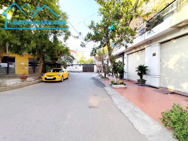 Bán đất phân lô 193 Văn Cao ngay vườn hoa chéo, 90m, đường 12m, Giá 58 tr/m - 2