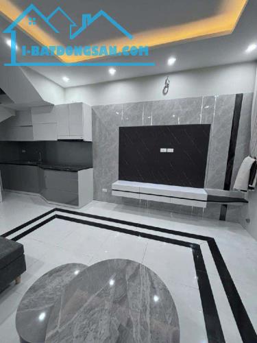 NHỈNH 8 TỶ - 10M RA PHỐ ĐỘI CẤN- Ở NGAY-NGÕ THẲNG TẮP - 1