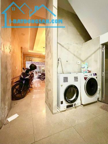 🏡🏡🏡 CHDV VIP SÂN BAY 7 CHỖ ĐỖ CỬA •ĐƯỜNG CỬU LONG PHƯỜNG 2 .TÂN BÌNH. 💸💸💸 10.8 TỶ + - 2