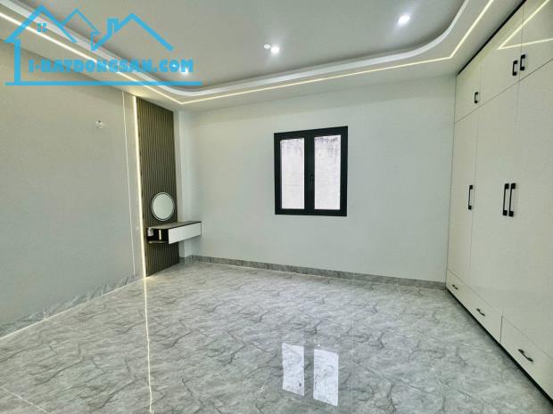 Bán nhà 66m² (4 tầng, full nội thất) – Hẻm ô tô, gần Võ Văn Hát – Giá chỉ 5.7 tỷ!