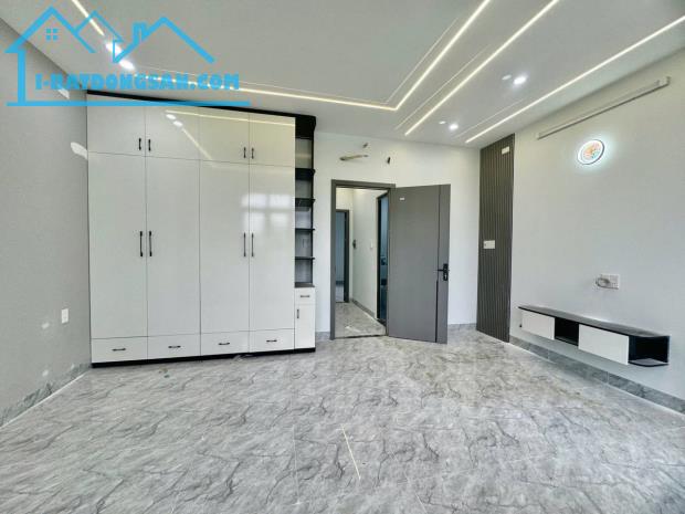 Bán nhà 66m² (4 tầng, full nội thất) – Hẻm ô tô, gần Võ Văn Hát – Giá chỉ 5.7 tỷ! - 1