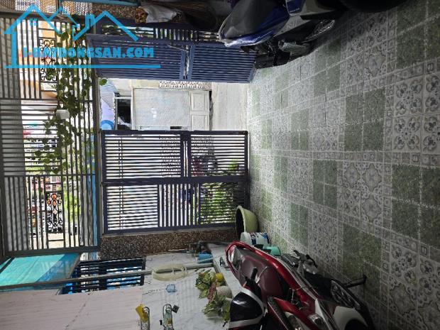 Nhà 2 tầng 5.4x32m hẻm xe hơi 1716 Huỳnh Tấn Phát, 100m ra chợ Phú Xuân, giáp Q7, 8.9 tỷ - 1