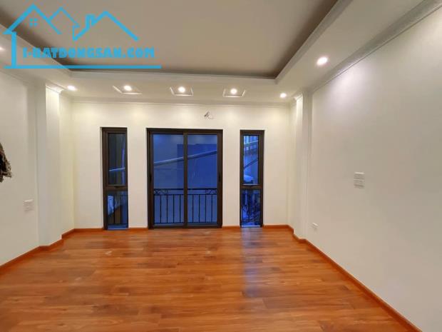 Bán nhà 40m2 thang máy 6 tầng Phố An Dương Vương ngõ thông - 1