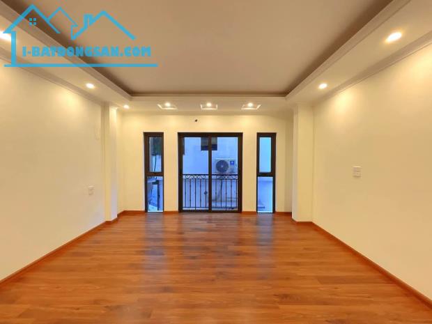 Bán nhà 40m2 thang máy 6 tầng Phố An Dương Vương ngõ thông - 2