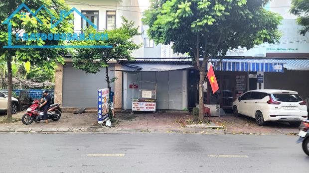 Bán đất mặt đường Trại Lẻ, 81m , ngang 4.5, vỉa hè 5m, Giá 6.99 tỉ vị trí ngã 3