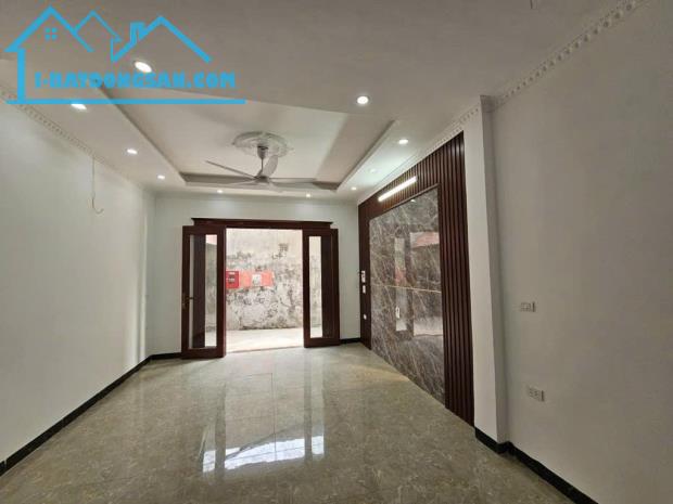 NHÀ ĐẸP THẠCH BÀN MỚI KOONG - THANG MÁY - NGÕ NÔNG - 30M RA Ô TÔ - TIỆN ÍCH NGẬP TRÀN - 2