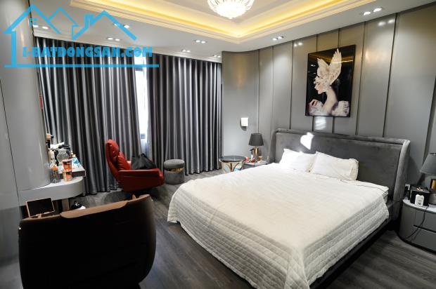 Bán Nhà Ngõ 135/75 Đội Cấn – Hồ Bảy Gian, 2 Làn Ô Tô, Kinh Doanh DT: 64m/5 Tầng/26 Tỷ - 2