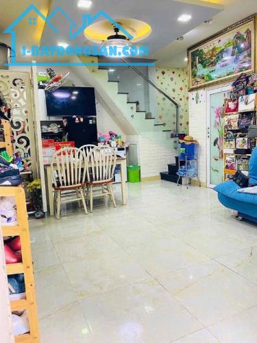 Nhà góc 2 tầng nở hậu 5.3m gần đường Liên Tỉnh 5 P5Q8 2.2 tỷ - 4