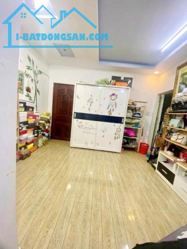 Nhà góc 2 tầng nở hậu 5.3m gần đường Liên Tỉnh 5 P5Q8 2.2 tỷ - 3