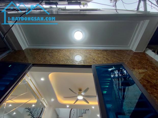 Bán nhà Khương Đình-Thanh Xuân, 30m2 x 3 tầng, mới cực đẹp, cách ô tô 15m. Giá 3,3 tỷ - 4