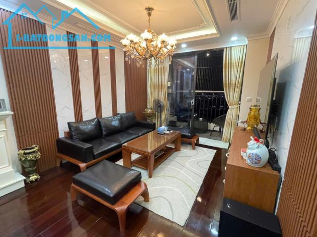 Cho thuê căn hộ chung cư HC Golden City, Long Biên, 3PN full nội thất đẹp 120m, giá: 25 tr - 2