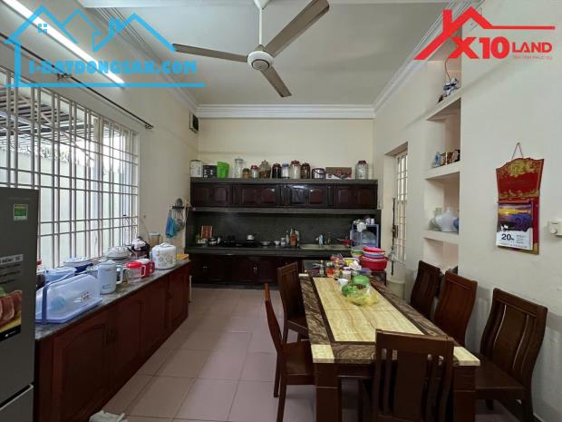 Bán nhà 2 tầng 200m2 thổ cư gần công viên Biên Hùng. Chỉ 10,5 tỷ - 3