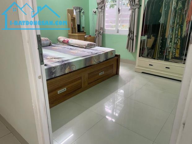 ♣ Nhà sát Phạm Cự Lượng, 192m2, ngang 9m, 2 tầng còn mới, sân rộng, 6.x tỷ - 1