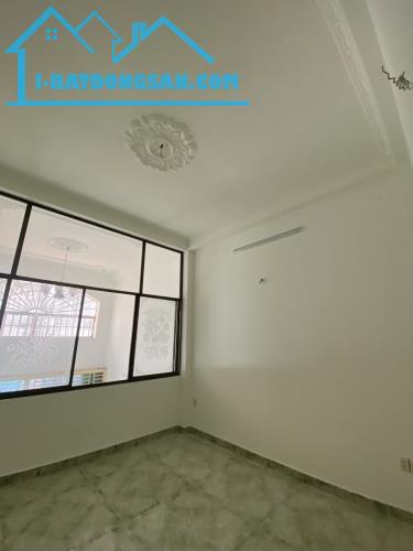 Bán nhà 68m2, đường Nguyễn Quý Yêm, Bình Tân, HXH, 4 tầng, 5 PN, nhỉnh 5 tỷ còn TL. - 1