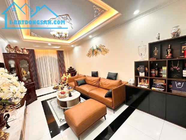 Mặt Ngõ Thông - Gần Ô Tô - View Đẹp, ngõ phố Trần Khắc Chân, dt : 61m, mt : 3,5m, 5tầng.