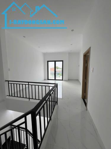 căn biệt thự sân vườn siêu đẹp (ngang 7 dài 26 ) Sổ Hồng Riêng Thổ Cư chỉ 2ty3 - 3