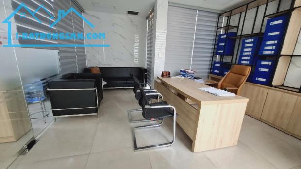 Bán gấp toà Văn phòng 216m2 tại Tố Hữu, Trung Văn, ô tô đỗ cửa chỉ 57 tỷ. Lh: 0829217877.. - 2