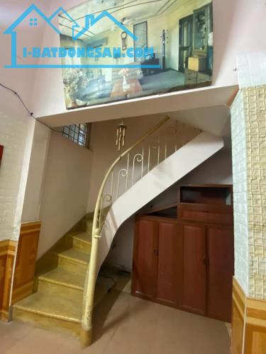 Cho thuê nhà ngõ ôtô phố Vương Thừa Vũ Thanh Xuân 35m x 4 tầng, giá 12tr/tháng