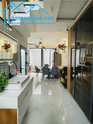 Nhà 5 Tầng đường Bùi Quang Là, Hẻm 6m thông, gần Emart Phan Huy Ích, giá 7.43 tỷ - 2