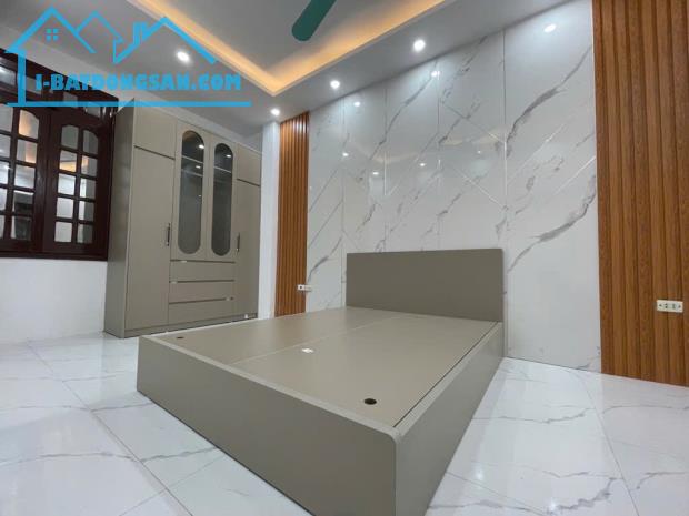 Lì xì 300tr - Hoàng Văn Thái - an ninh tốt - ô tô 50m - giá siêu đẹp 5,8 tỷ - 1