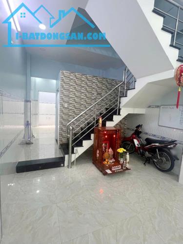 Nhà mới 4 tầng hoàn công đủ hẻm thông đường Âu Dương Lân P3Q8 - 1
