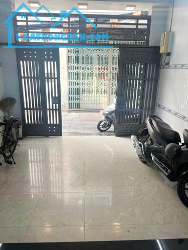 Nhà mới 4 tầng hoàn công đủ hẻm thông đường Âu Dương Lân P3Q8 - 2