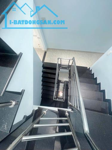 Nhà mới 4 tầng hoàn công đủ hẻm thông đường Âu Dương Lân P3Q8 - 3