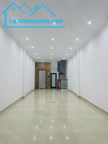NHÀ DÂN XÂY 3 TẦNG - ÔTÔ 2,5 TẤN ĐI QUA ,VÀO NHÀ - 100m RA ĐƯỜNG 40m VÀ BIỆT THỰ CIPUTRA-