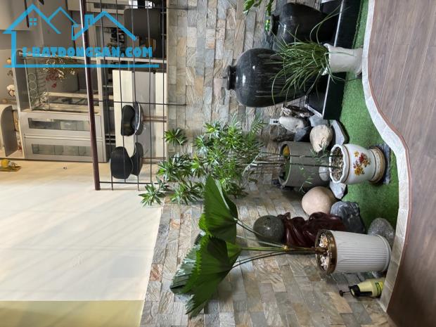 NHÀ VILLA BÁN GIÁ BÌNH DÂN. XE HƠI 7c VÔ NHÀ. NGANG LỚN, DT 145m2👉 18tỷ. P8, GÒ VẤP, HCM